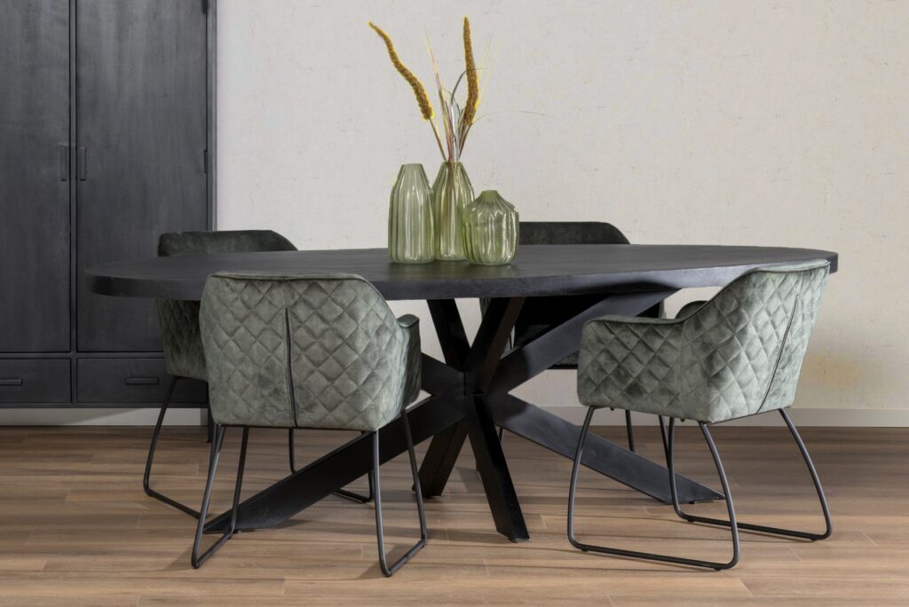 Ovale eettafel